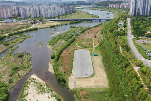 광주 북구 영산강변 드론공원 시설 전경